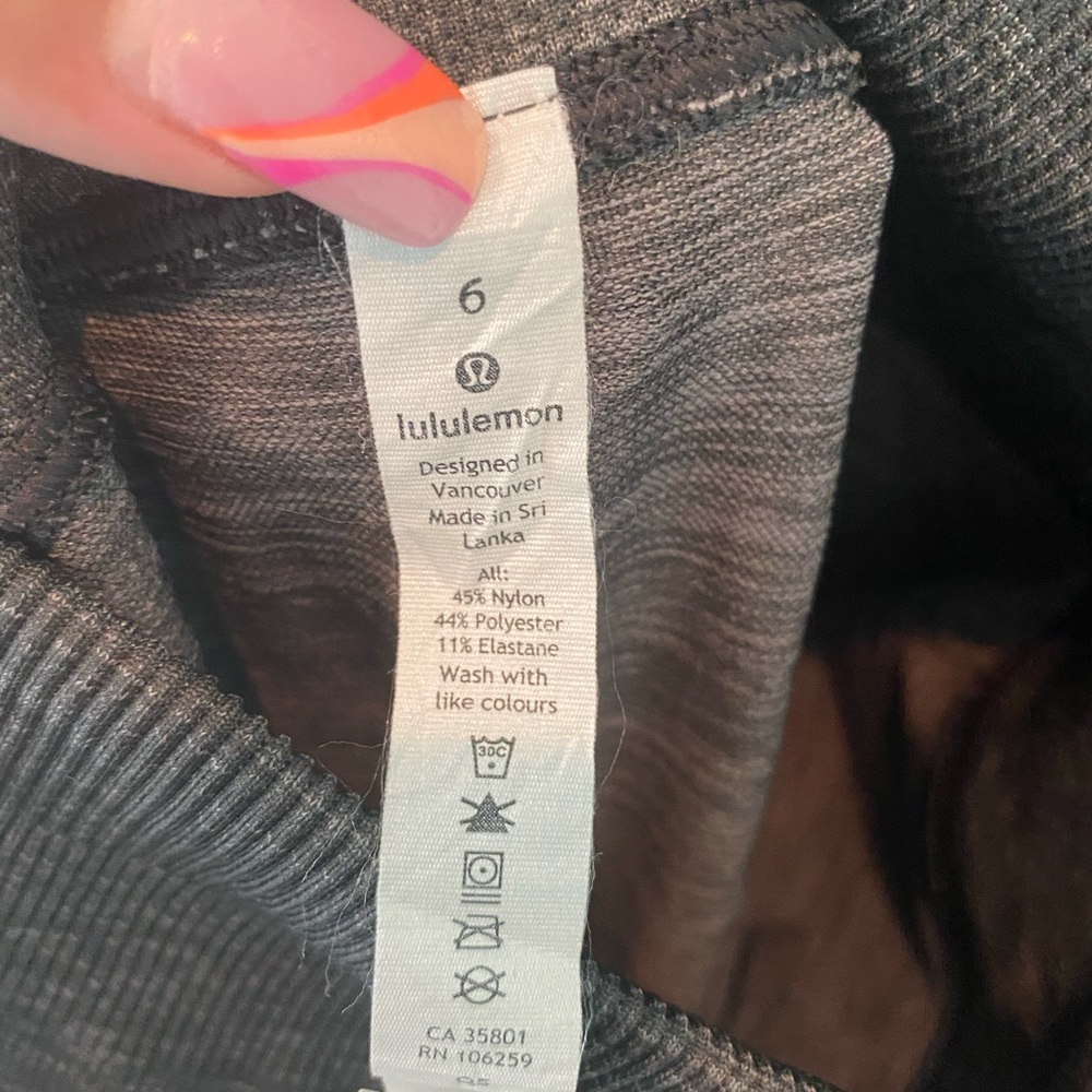 Lululemon Leggings- Worn maybe once - Picture 2 of 4